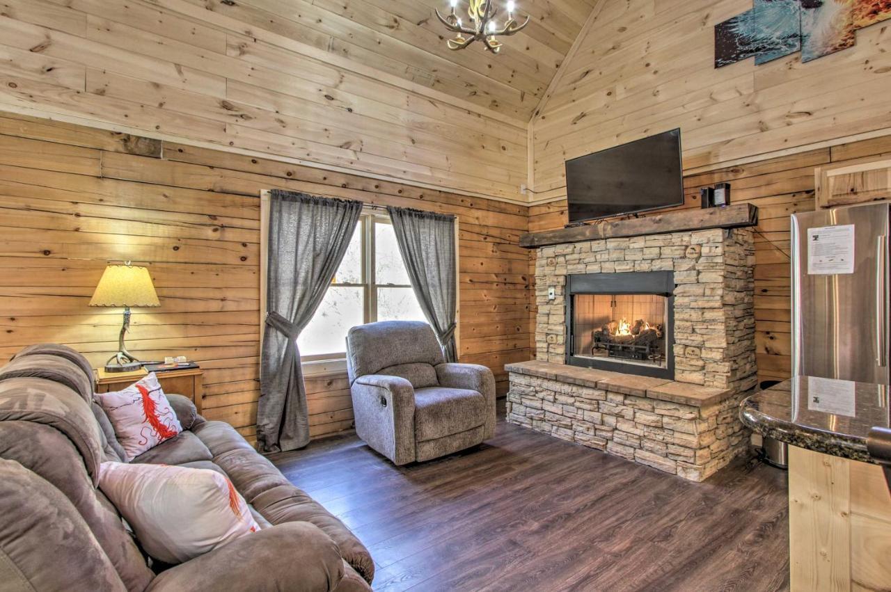 The Phoenix Cabin With Hot Tub In Gatlinburg! Exterior photo