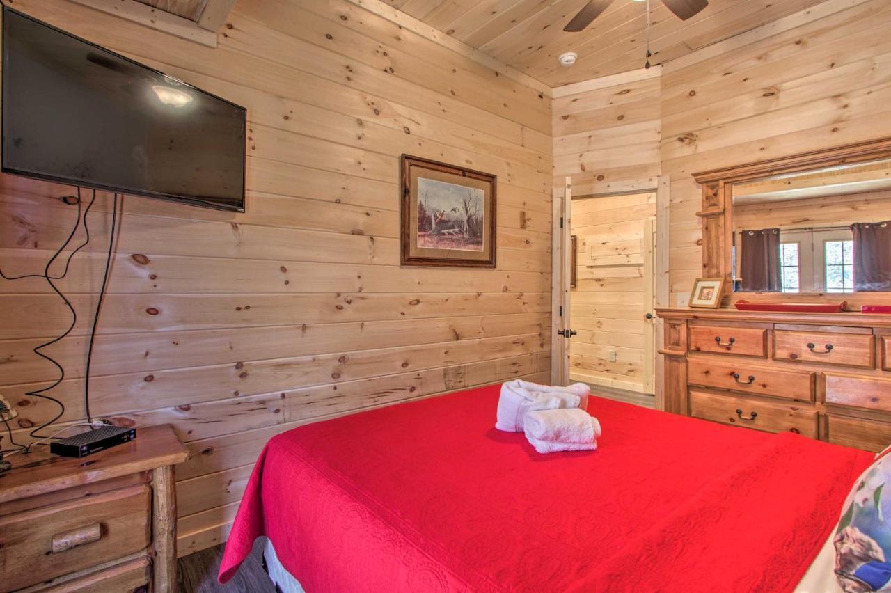 The Phoenix Cabin With Hot Tub In Gatlinburg! Exterior photo