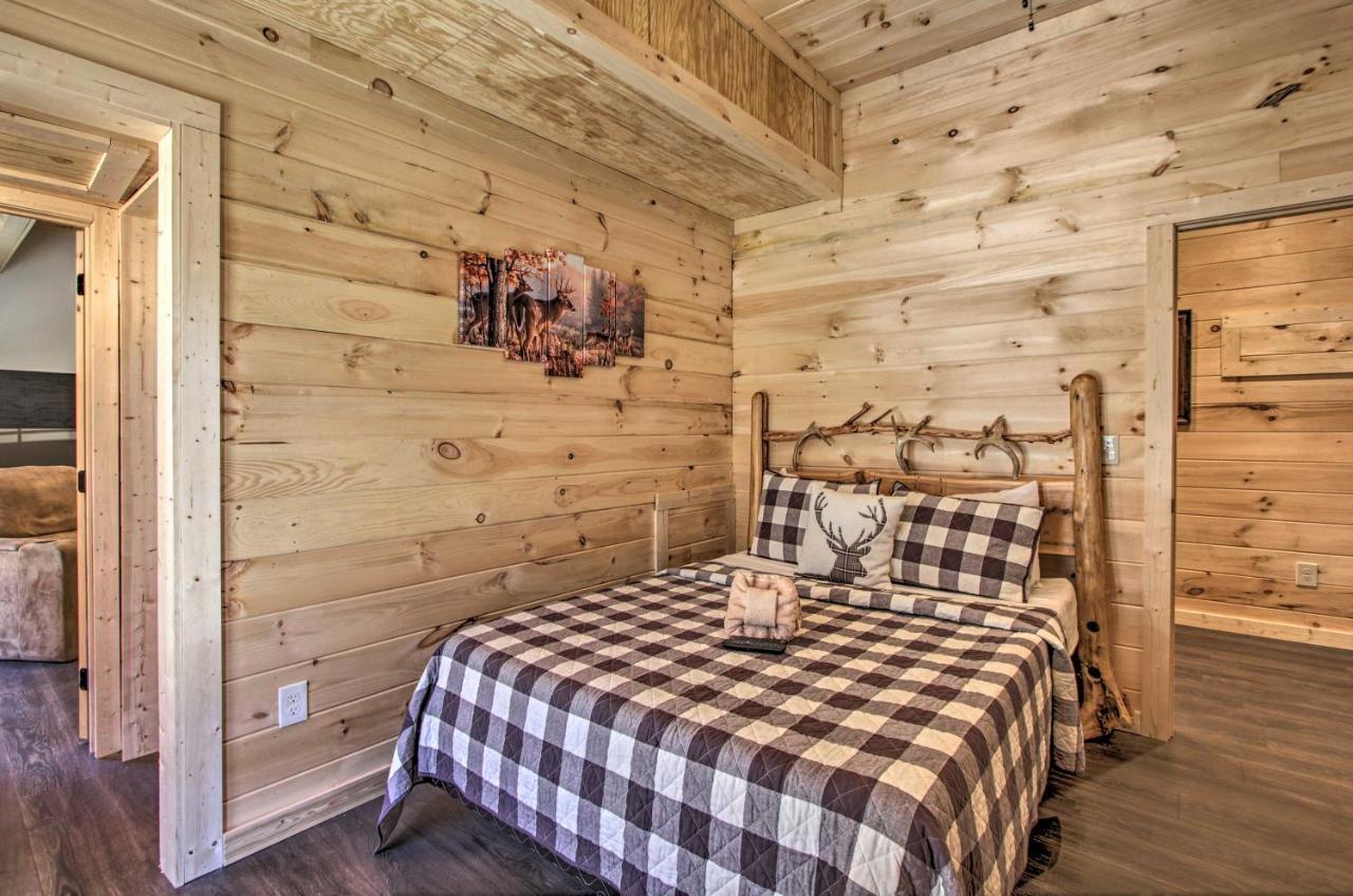 The Phoenix Cabin With Hot Tub In Gatlinburg! Exterior photo